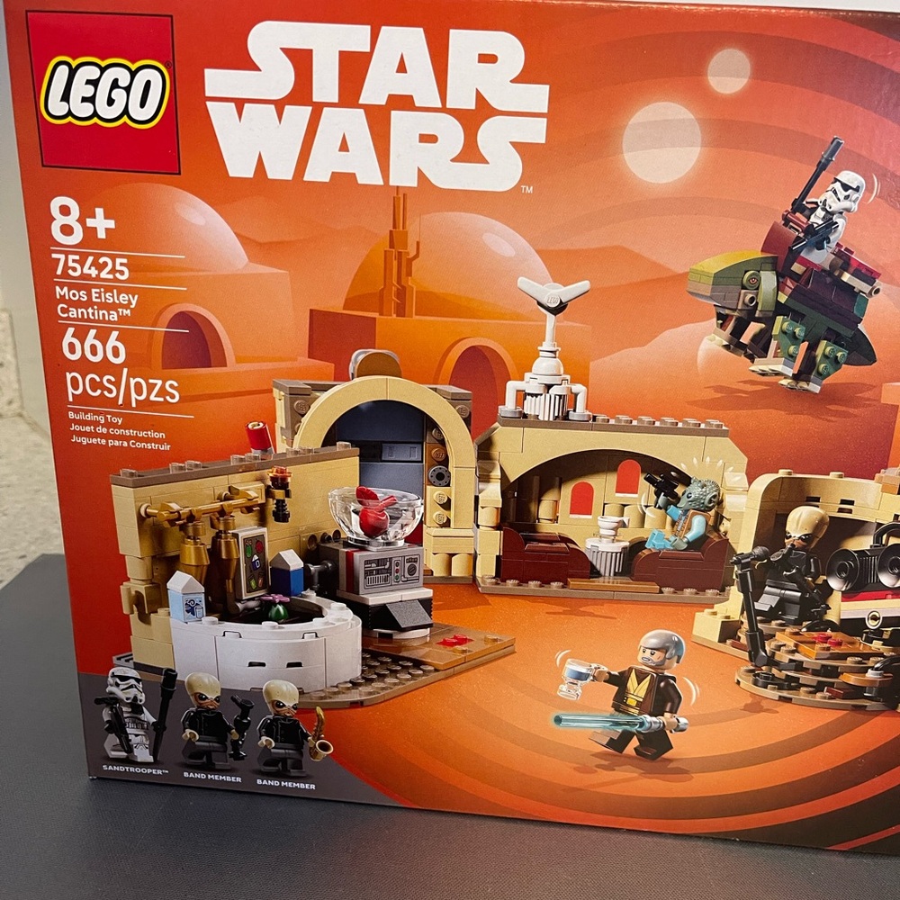 LEGO Star Wars Mos Eisley Cantina Building Kit 75425 666Pcs 8+ NIB Sealed - Picture 3 of 15